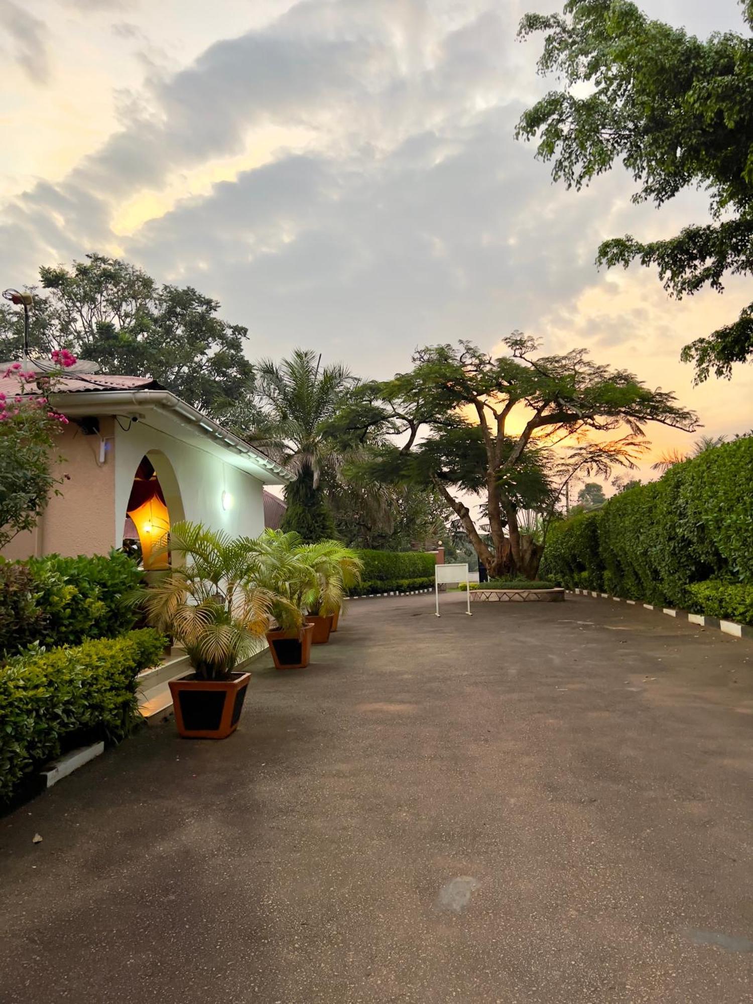 Sunset Hotel Entebbe Zewnętrze zdjęcie