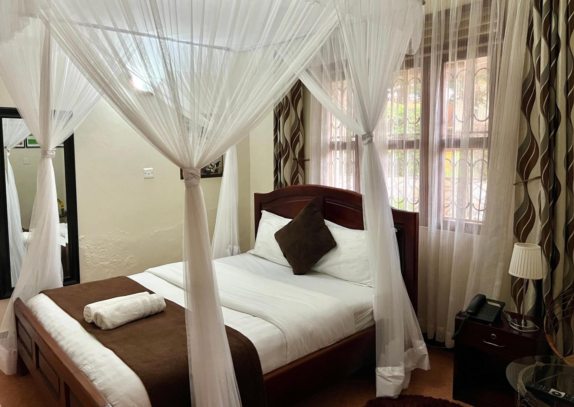 Sunset Hotel Entebbe Zewnętrze zdjęcie